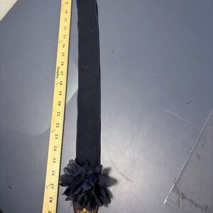 Vintage abercrombie &Fitch small stretch belt with flower